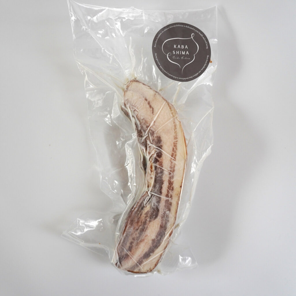 燻製の香りを楽しむ放牧豚無塩せきスモークベーコン(ブロック)【冷凍便】